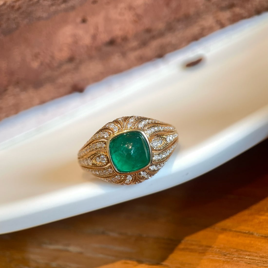 14k Gold 2 Ct Vivid Green Natural Emerald & Diamond Ring - 2