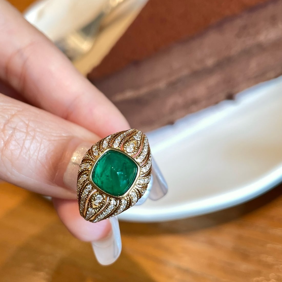 14k Gold 2 Ct Vivid Green Natural Emerald & Diamond Ring - 5