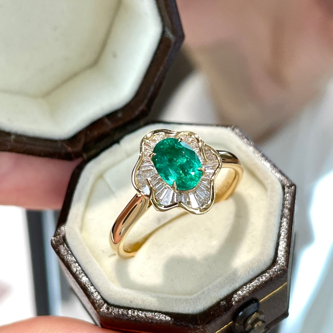 14k Gold 0.34 Ct Vivid Green Natural Emerald & Diamond Ring - 2