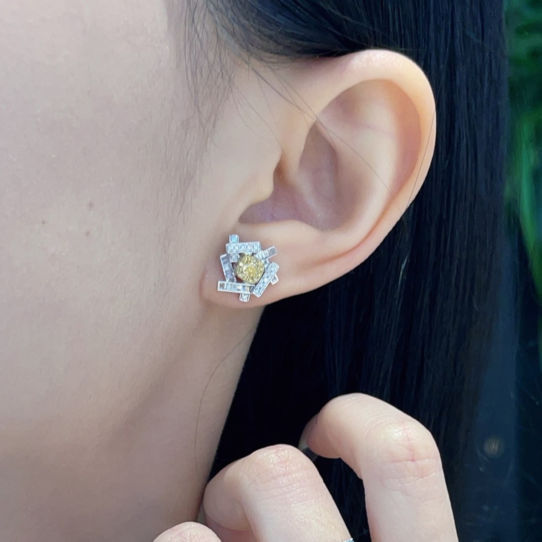 14k Gold 0.7 Ct Natural Color Diamond Earrings - 4