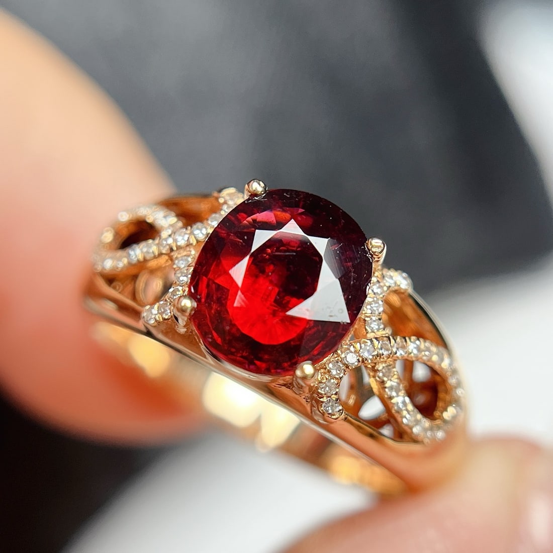14k Gold 1.70 Ct Natural Tourmaline & Diamond Ring: Ref:231104391 // gold content:14k gold // ring size:7. 25us // // main gemstone:tourmaline // shape:oval // carat weight:1. 70ct // color:red // treatment:natural // // adjacent gemstone 2 : diamond