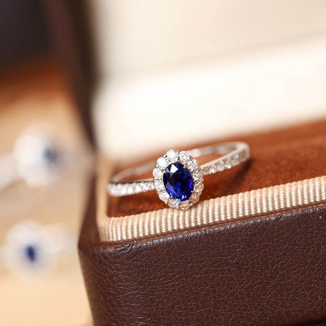 14k Gold 0.79 Ctw Natural Sapphire & Diamond Ring - 3