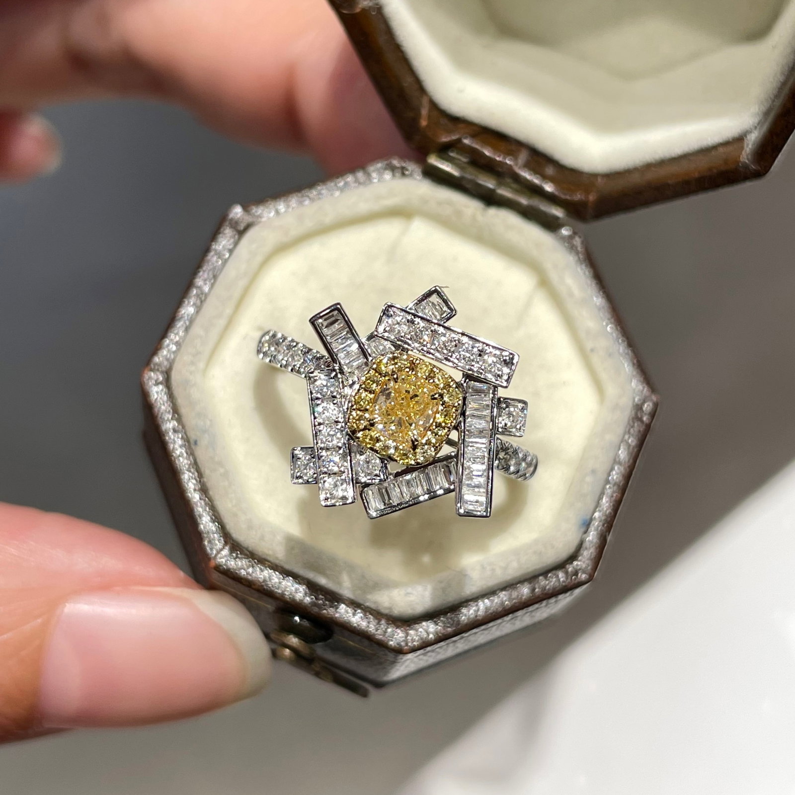 14k Gold 0.66 Ct Natural Color Diamond Ring - 3