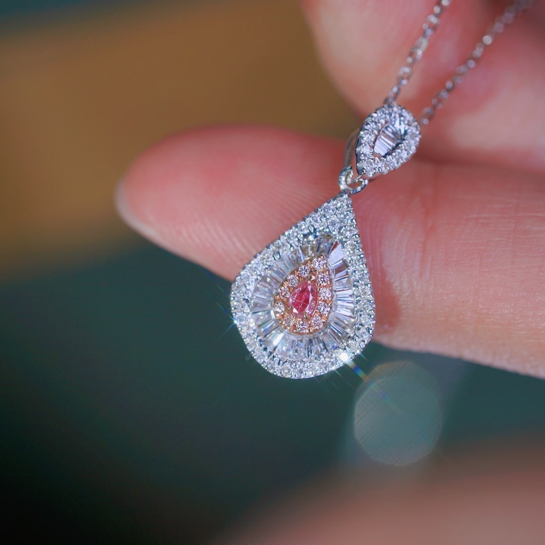 14k Gold 0.45 Ctw Natural Pink Diamond & Diamond Necklace: Ref:231104441 // gold content:14k gold // main gemstone:pink diamond // shape:pear // carat weight:0. 06ct // color:pink // treatment:natural // // adjacent gemstone 2 : diamond // shape:multiple //