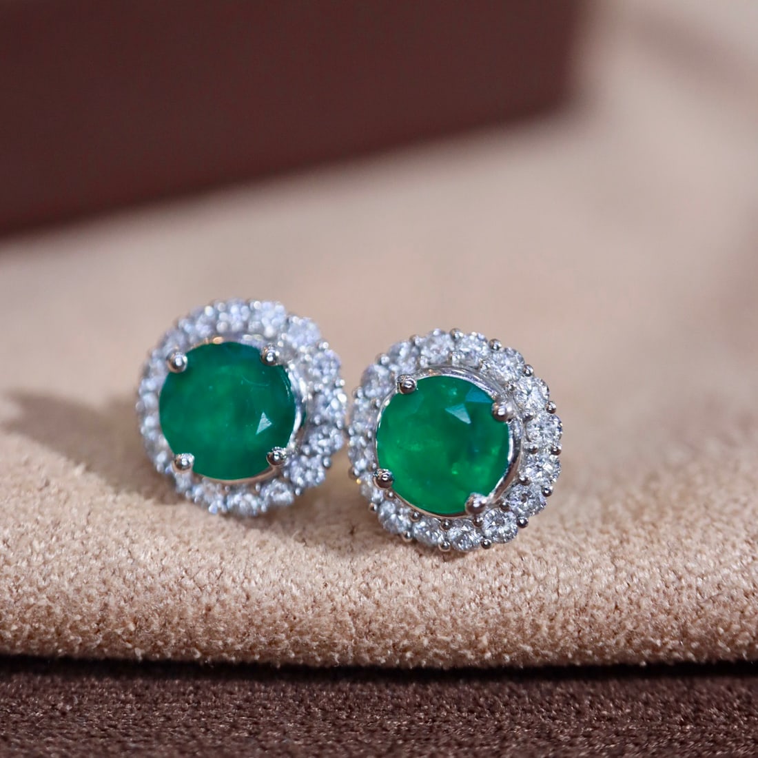 14k Gold 1.23 Ctw Vivid Green Natural Emerald & Diamond Earrings - 3