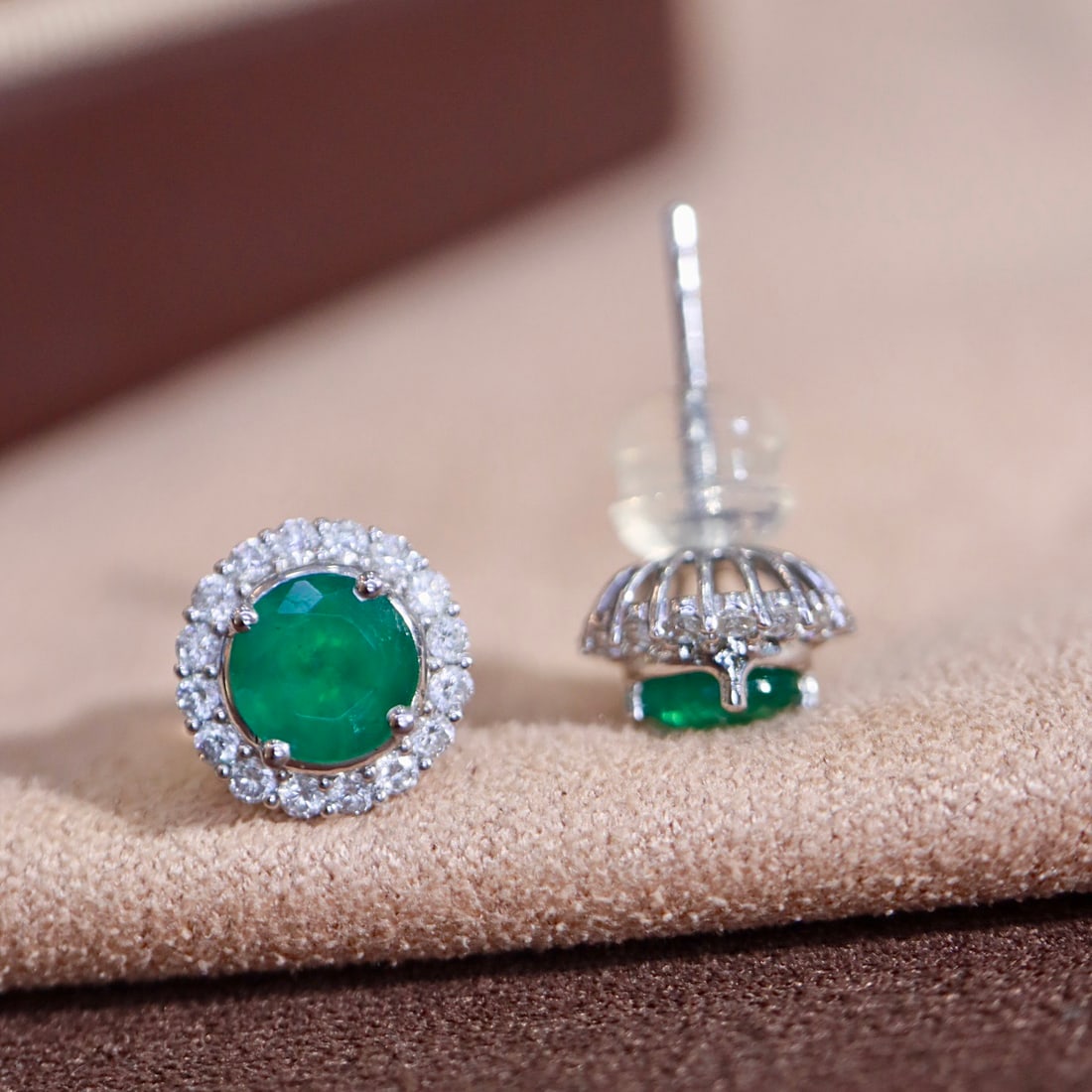 14k Gold 1.23 Ctw Vivid Green Natural Emerald & Diamond Earrings - 5