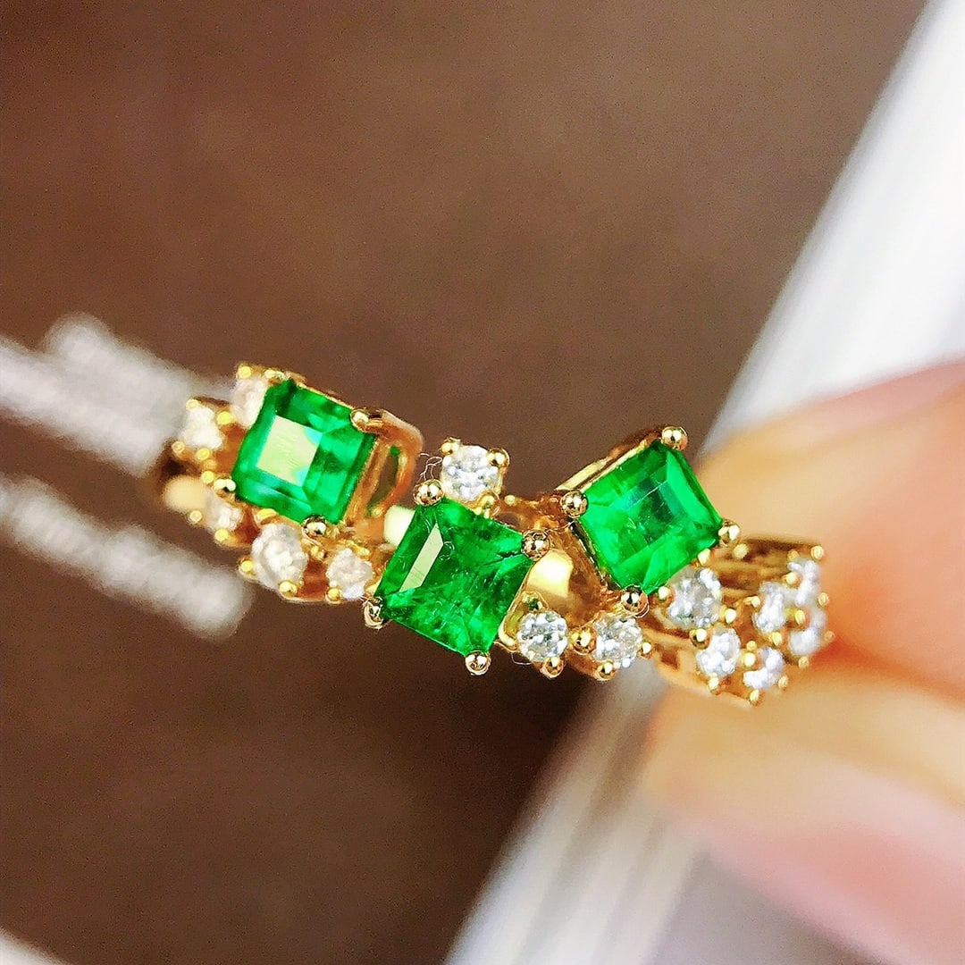 14k Gold 0.63 Ctw Vivid Green Natural Emerald & Diamond Ring - 3