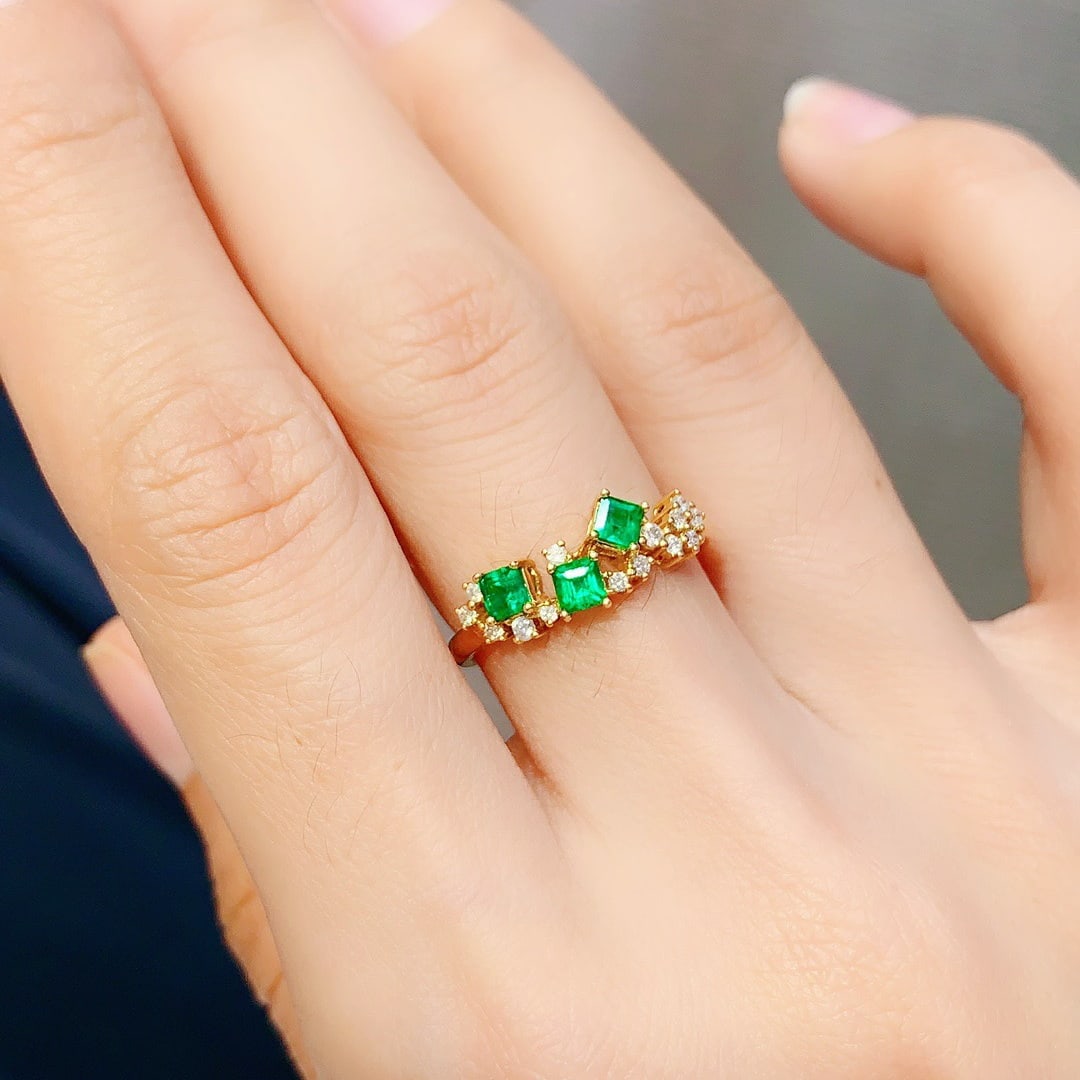 14k Gold 0.63 Ctw Vivid Green Natural Emerald & Diamond Ring - 4