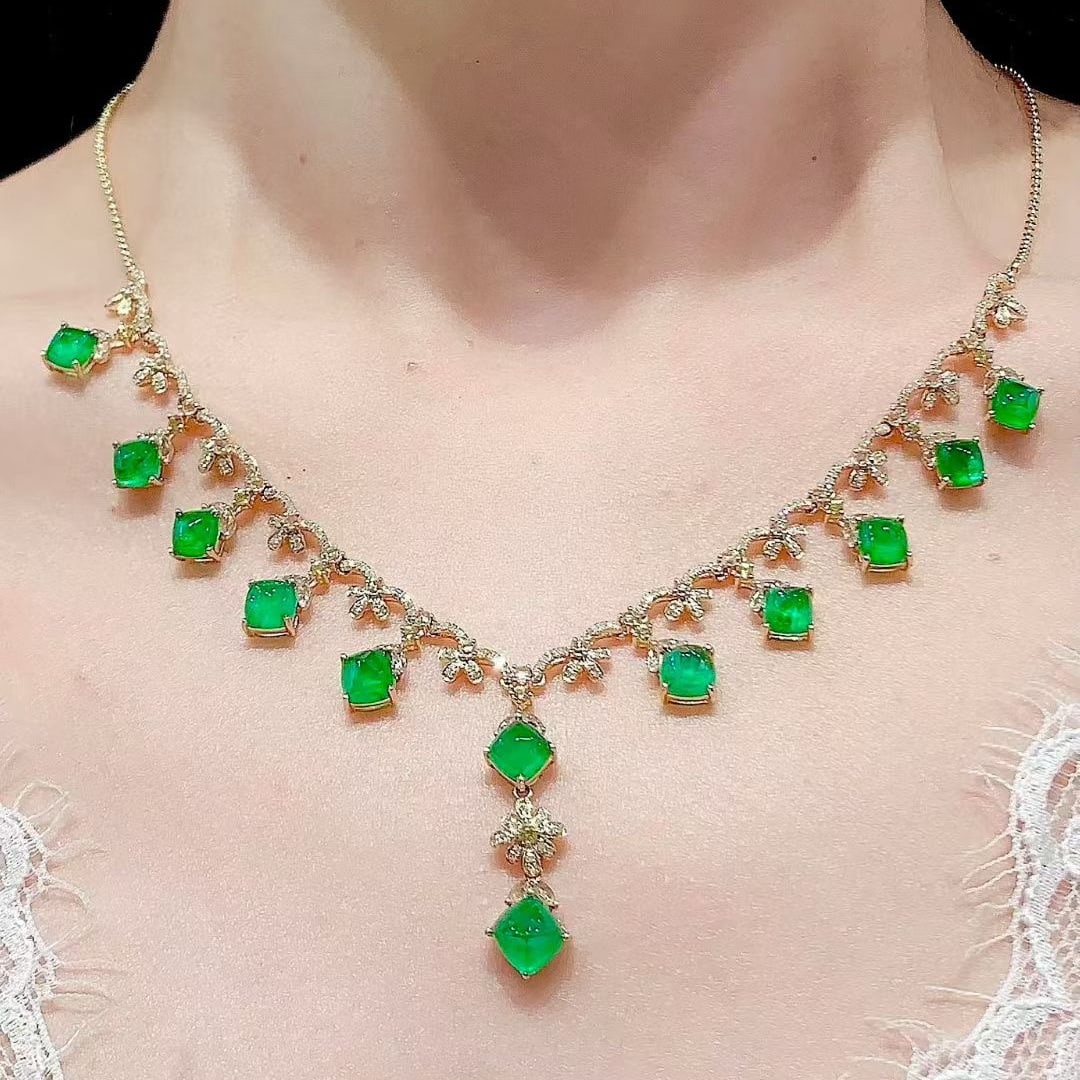 14k Gold 10.02 Ct Vivid Green Natural Emerald & Diamond Necklace - 6
