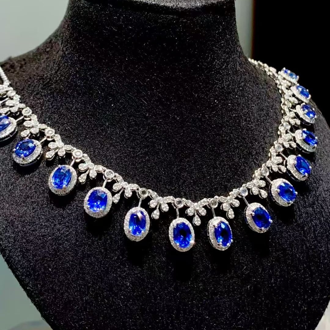 14k Gold 9.3 Ct Vivid Blue Natural Sapphire & Diamond Necklace - 2