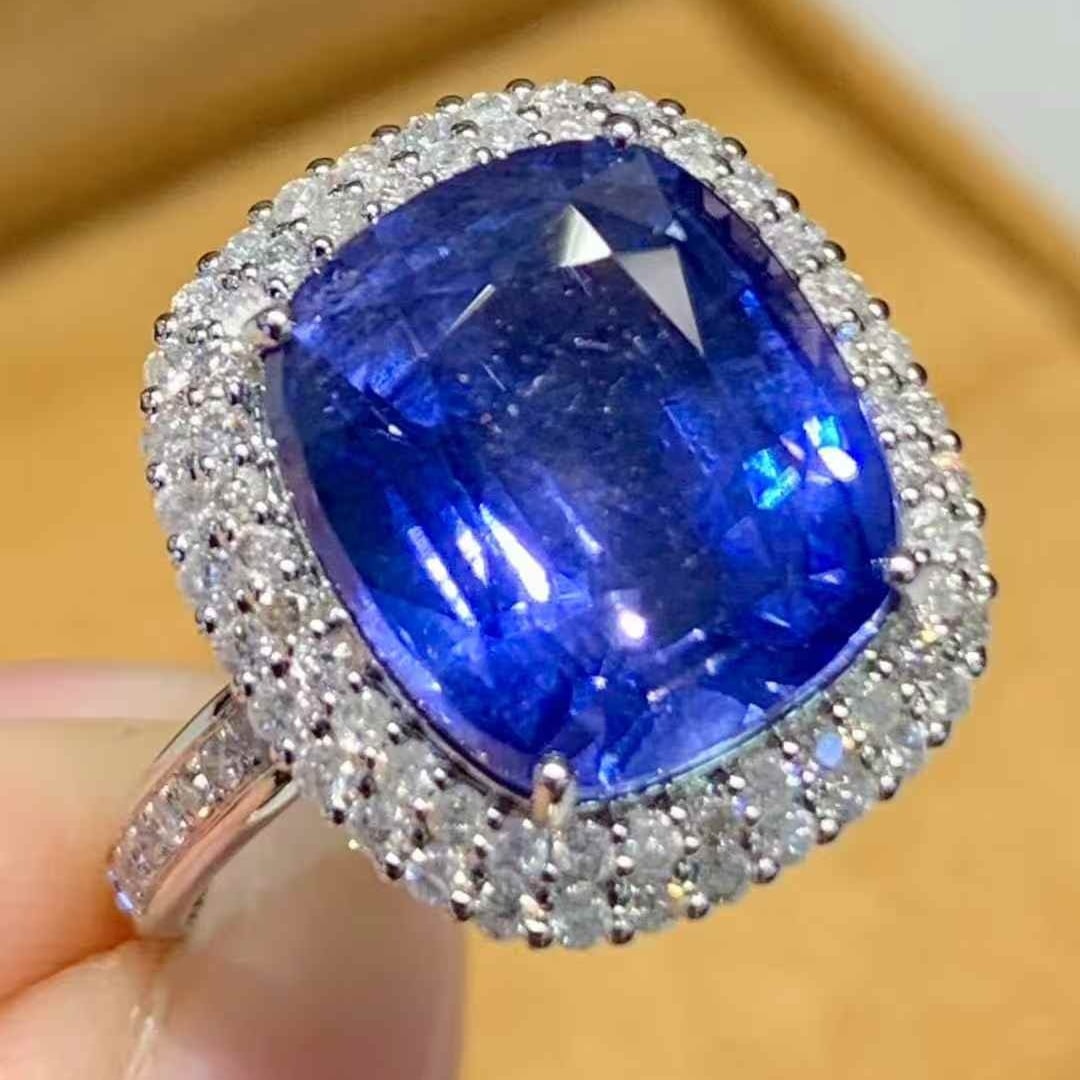 14k Gold 6.9 Ct Natural Sapphire & Diamond Ring - 6