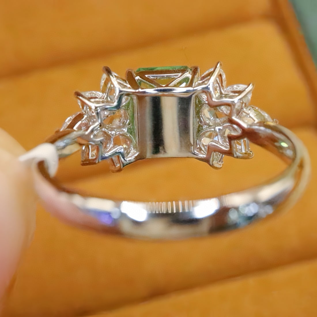 14k Gold 2.62 Ctw Natural Tsavorite & Diamond Ring - 4