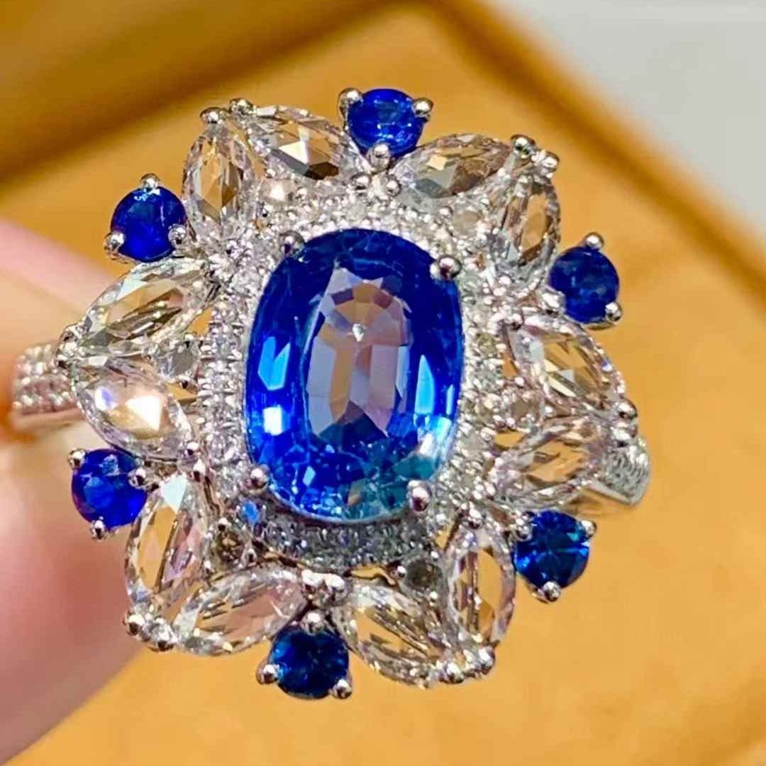 14k Gold 1.5 Ct Natural Sapphire & Diamond Ring: Ref:231105065 // gold content:14k gold // ring size:7. 25us // // main gemstone:sapphire // shape:oval // carat weight:1. 5ct // color:blue // treatment:natural // // adjacent gemstone 2 : diamond //