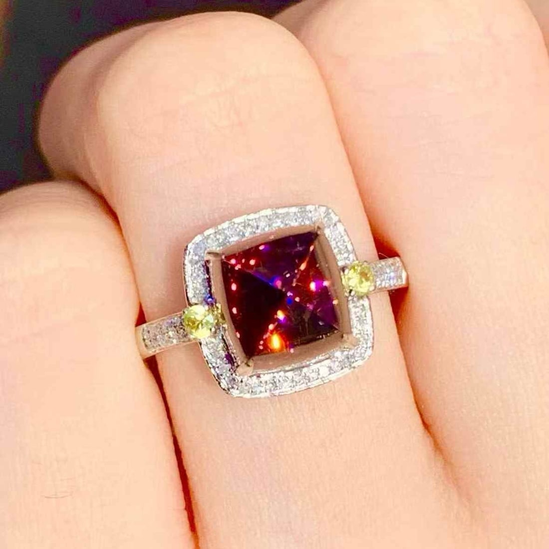 14k Gold 4.25 Ct Natural Tourmaline & Diamond Ring: Ref:231105093 // gold content:14k gold // ring size:7. 25us // // main gemstone:tourmaline // shape:sugar-loaf // carat weight:4. 25ct // color:red // treatment:natural // // adjacent gemstone 2 :