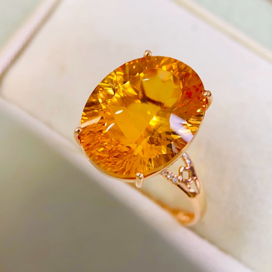 14k Gold 9.58 Ctw Natural Citrine & Diamond Ring: Ref:231105103 // gold content:14k gold // ring size:7. 25us // // main gemstone:citrine // shape:oval // carat weight:9. 55ct // color:yellow // treatment:natural // // adjacent gemstone 2 : diamond