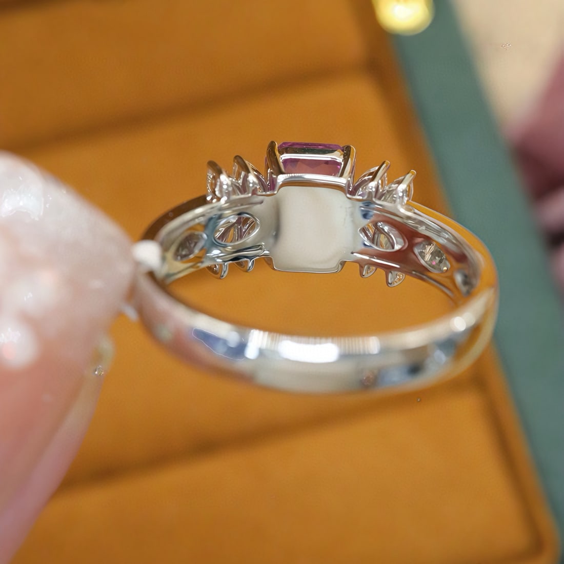 14k Gold 2.53 Ctw Natural Padparadscha Sapphire & Diamond Ring - 4