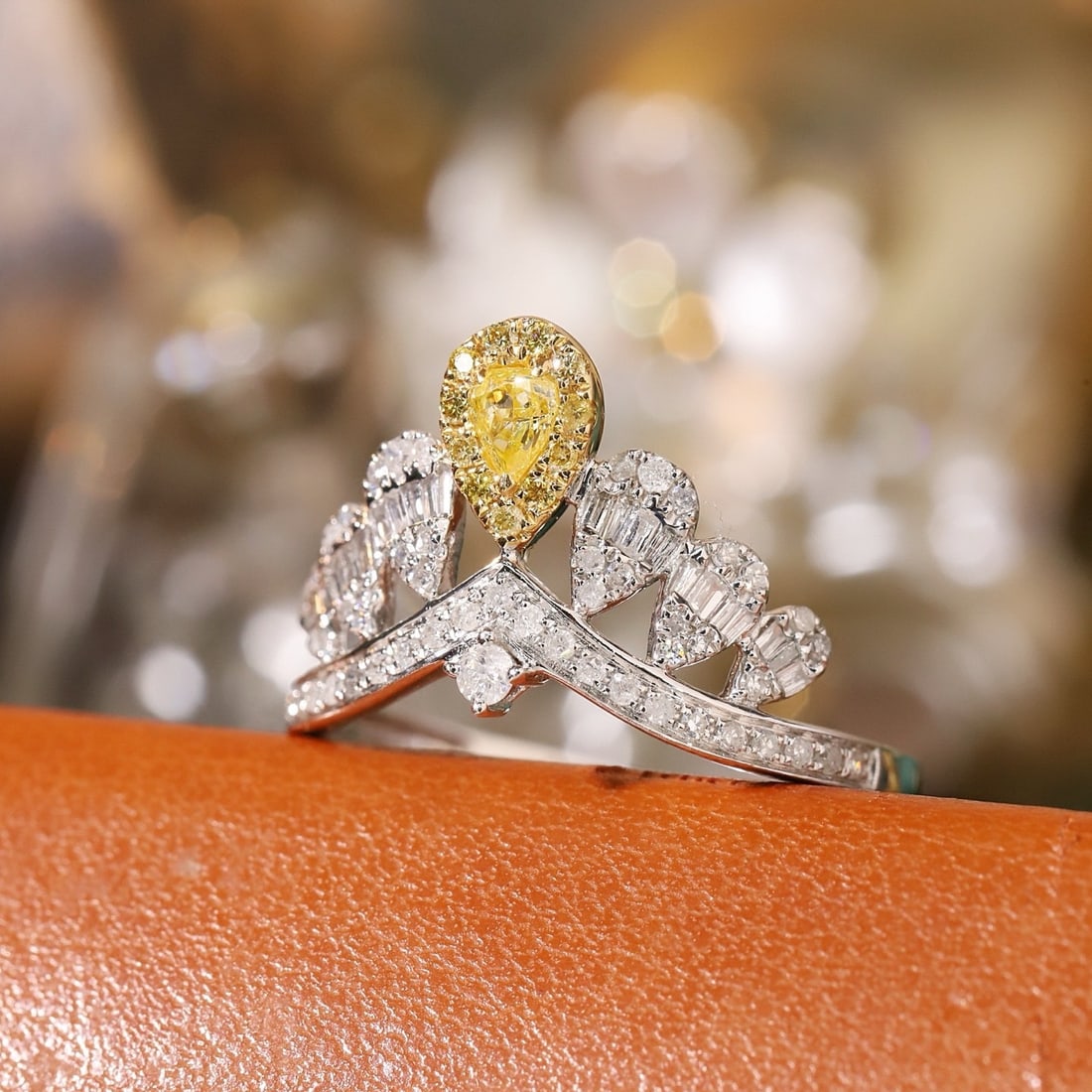14k Gold 0.55 Ctw Natural Yellow Diamond & Diamond Ring - 7