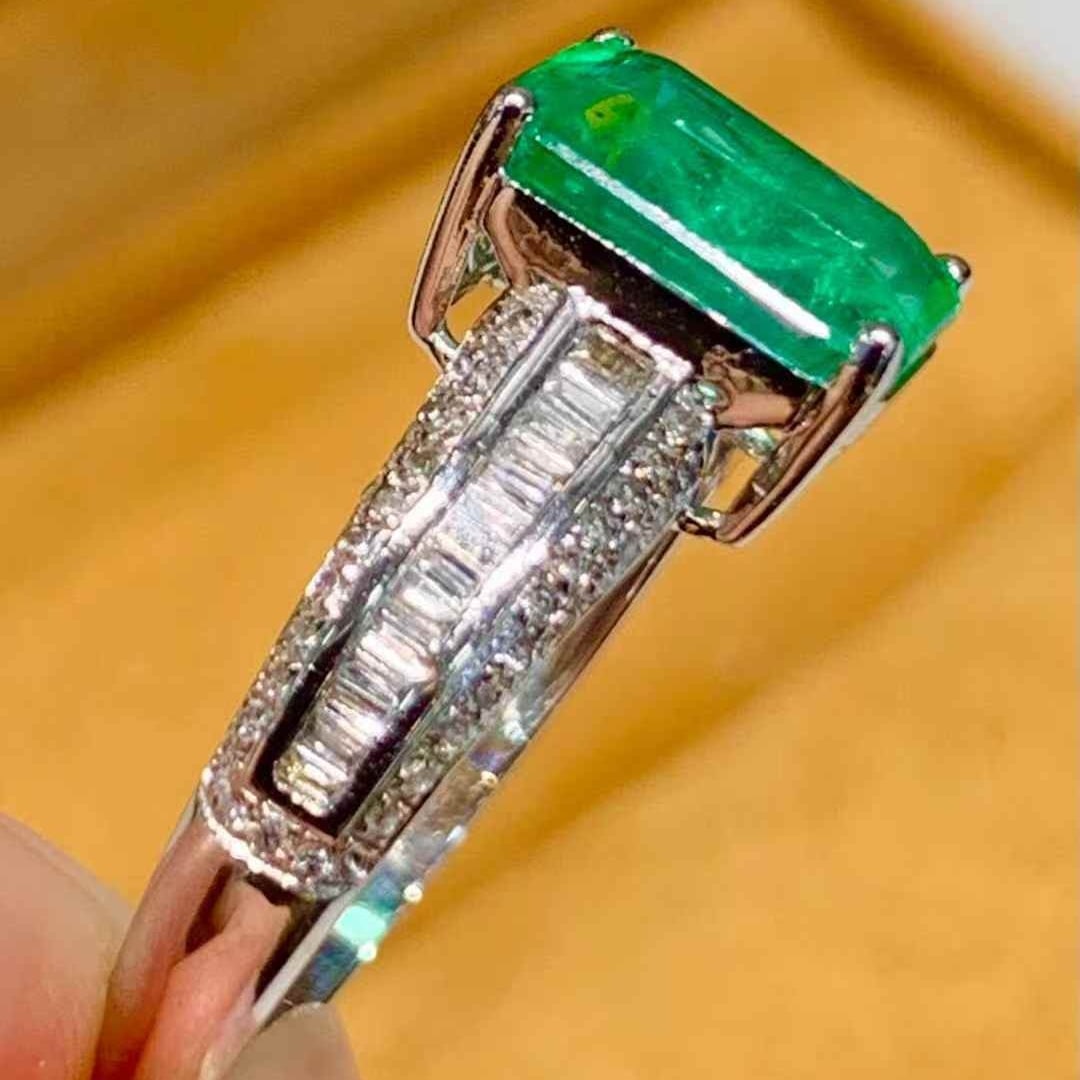 14k Gold 2.45 Ct Natural Emerald & Diamond Ring - 4