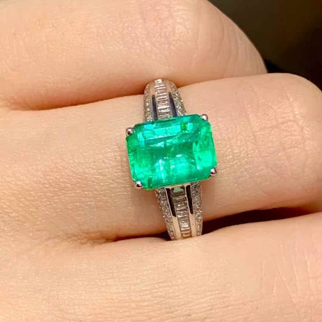 14k Gold 2.45 Ct Natural Emerald & Diamond Ring - 5