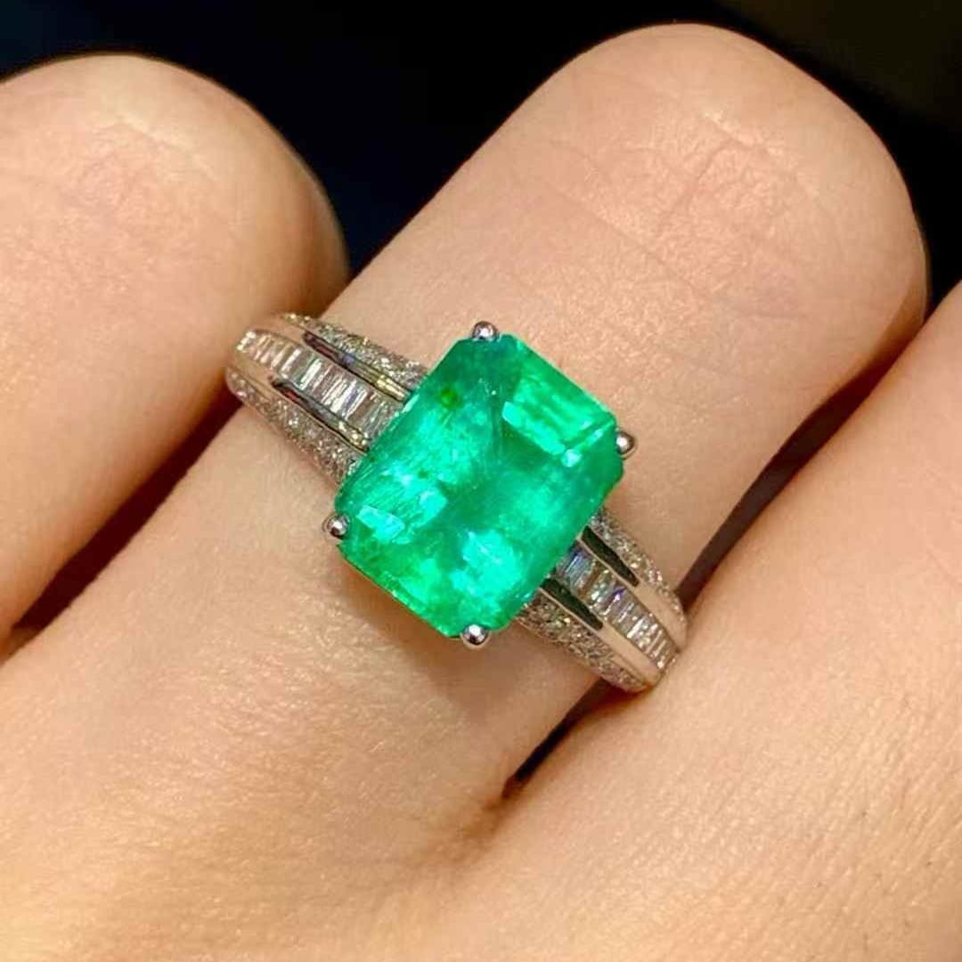 14k Gold 2.45 Ct Natural Emerald & Diamond Ring - 6