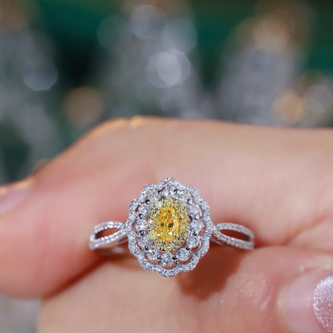 14k Gold 0.55 Ctw Natural Yellow Diamond & Diamond Ring - 2