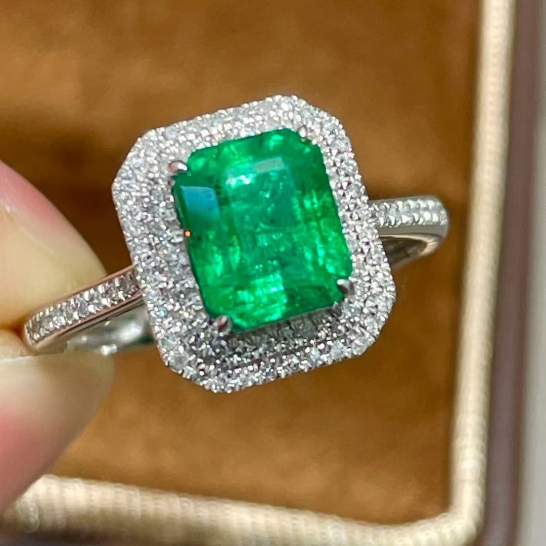 14k Gold 2.0 Ctw Natural Emerald & Diamond Ring - 2