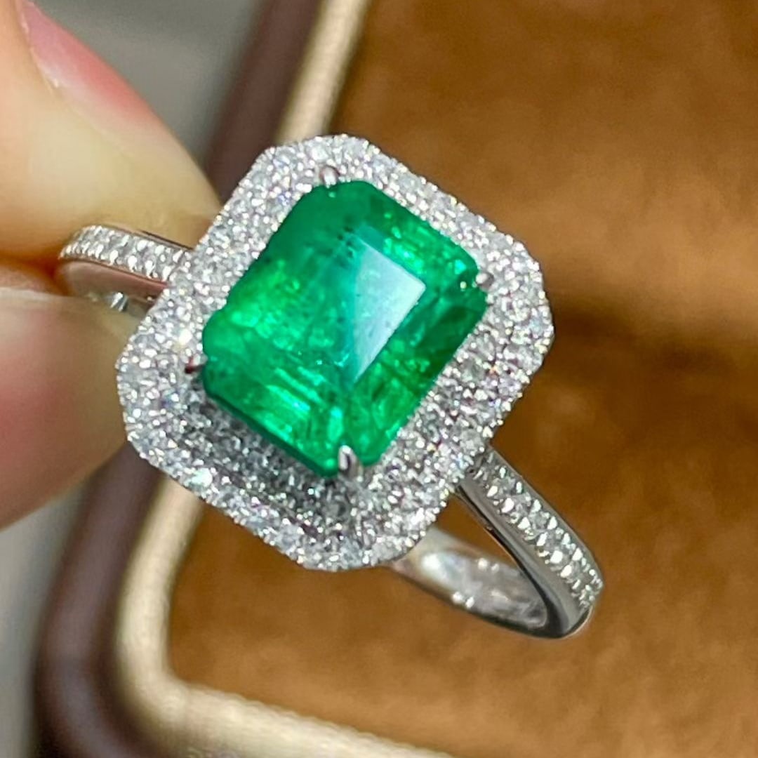 14k Gold 2.0 Ctw Natural Emerald & Diamond Ring - 3