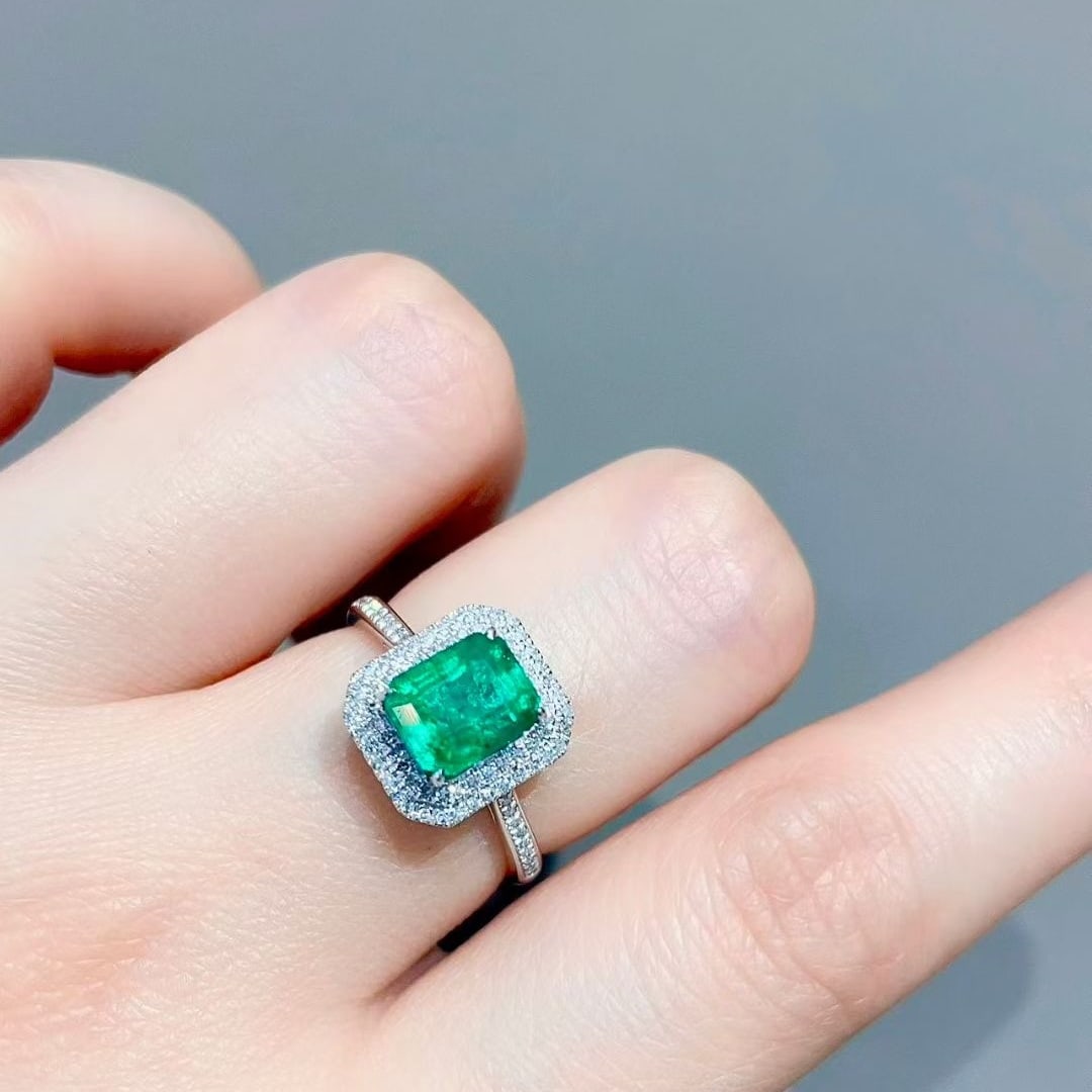 14k Gold 2.0 Ctw Natural Emerald & Diamond Ring - 4