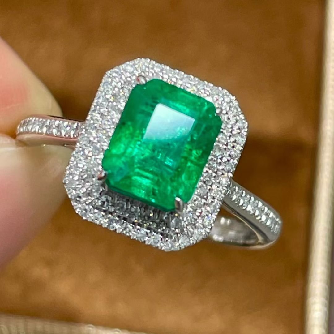 14k Gold 2.0 Ctw Natural Emerald & Diamond Ring - 5