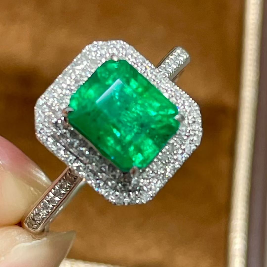 14k Gold 2.0 Ctw Natural Emerald & Diamond Ring - 6