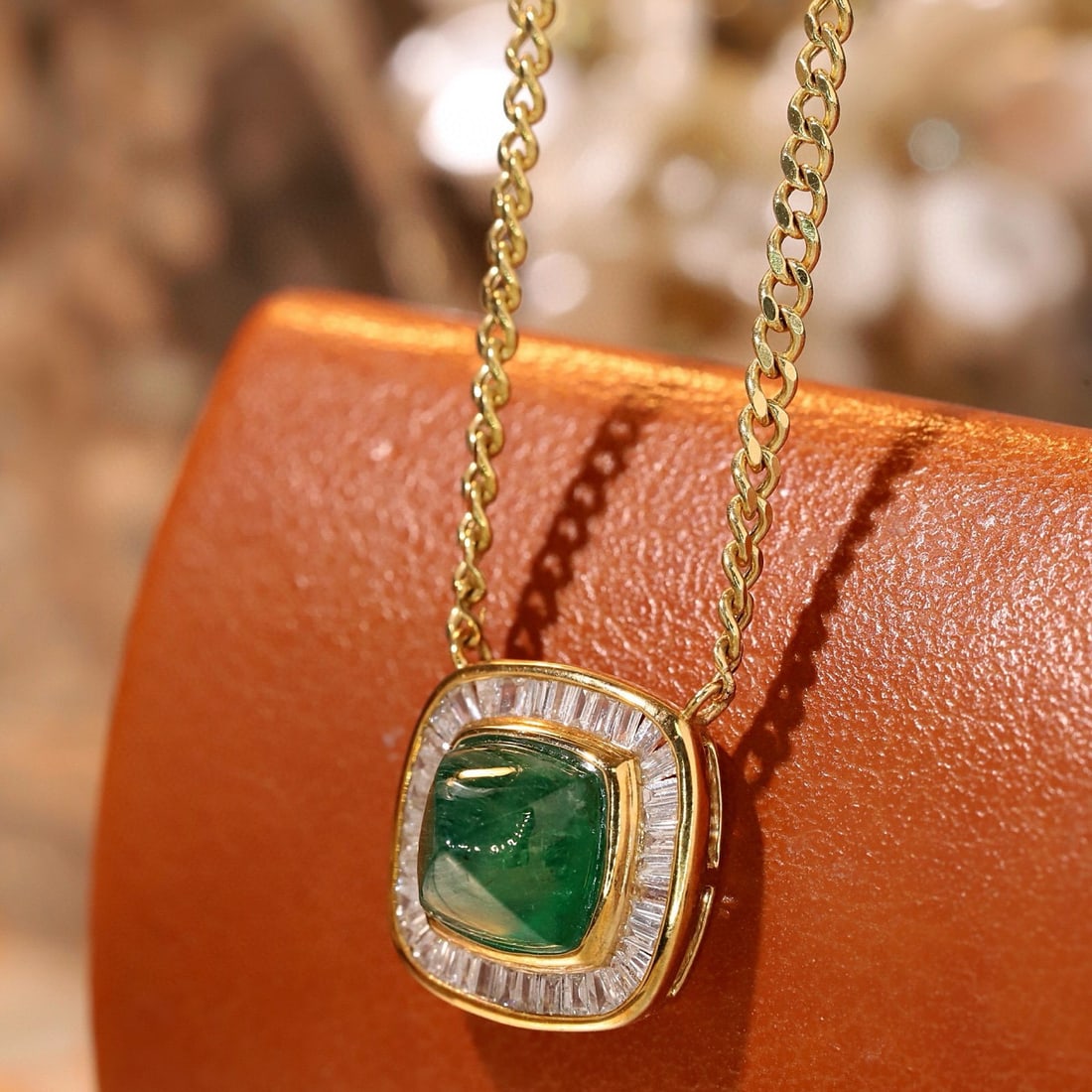14k Gold 2.1 Ctw Natural Emerald & Diamond Necklace - 3