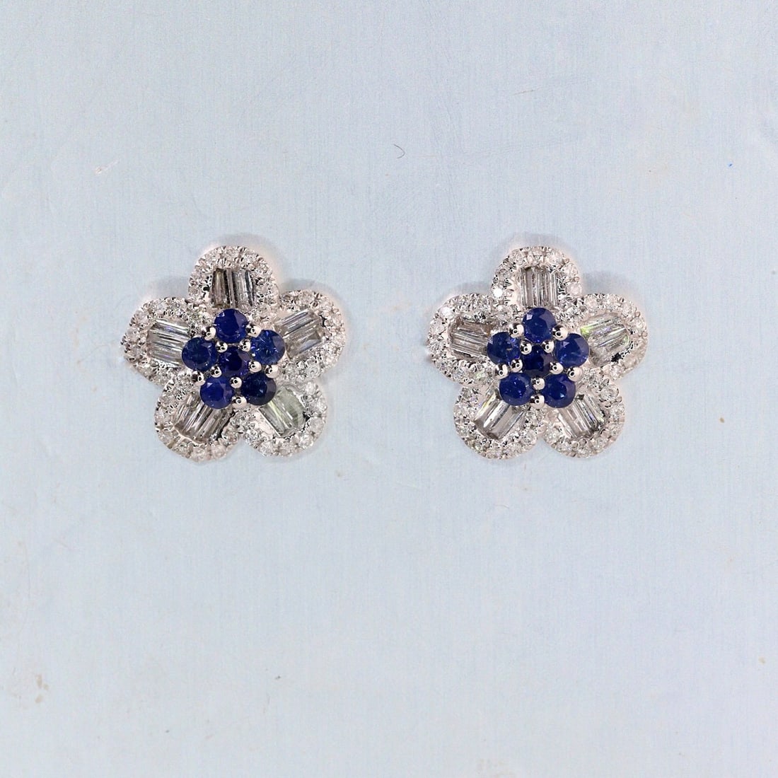 14k Gold 0.92 Ctw Natural Sapphire & Diamond Earrings - 3