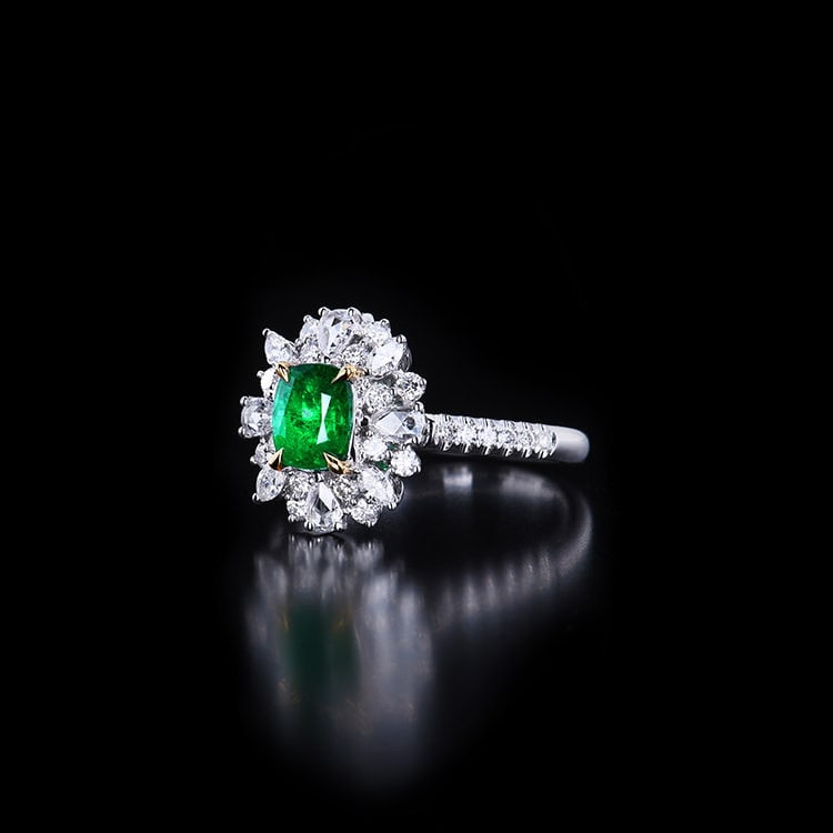 14k Gold 1.81 Ctw Vivid Green Natural Emerald & Diamond Ring/pendant( Without Chain ): Ref:231106022 // gold content:14k gold // ring size:7. 25us // // main gemstone:emerald // shape:cushion // carat weight:0. 92ct // color:vivid green // treatment:natural // // adjacent gemstone 2 :