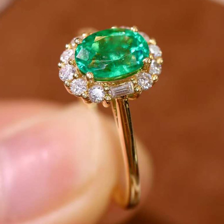 14k Gold 0.96 Ctw Vivid Green Natural Emerald & Diamond Ring - 2