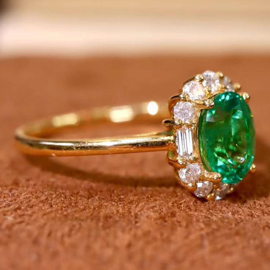14k Gold 0.96 Ctw Vivid Green Natural Emerald & Diamond Ring - 4