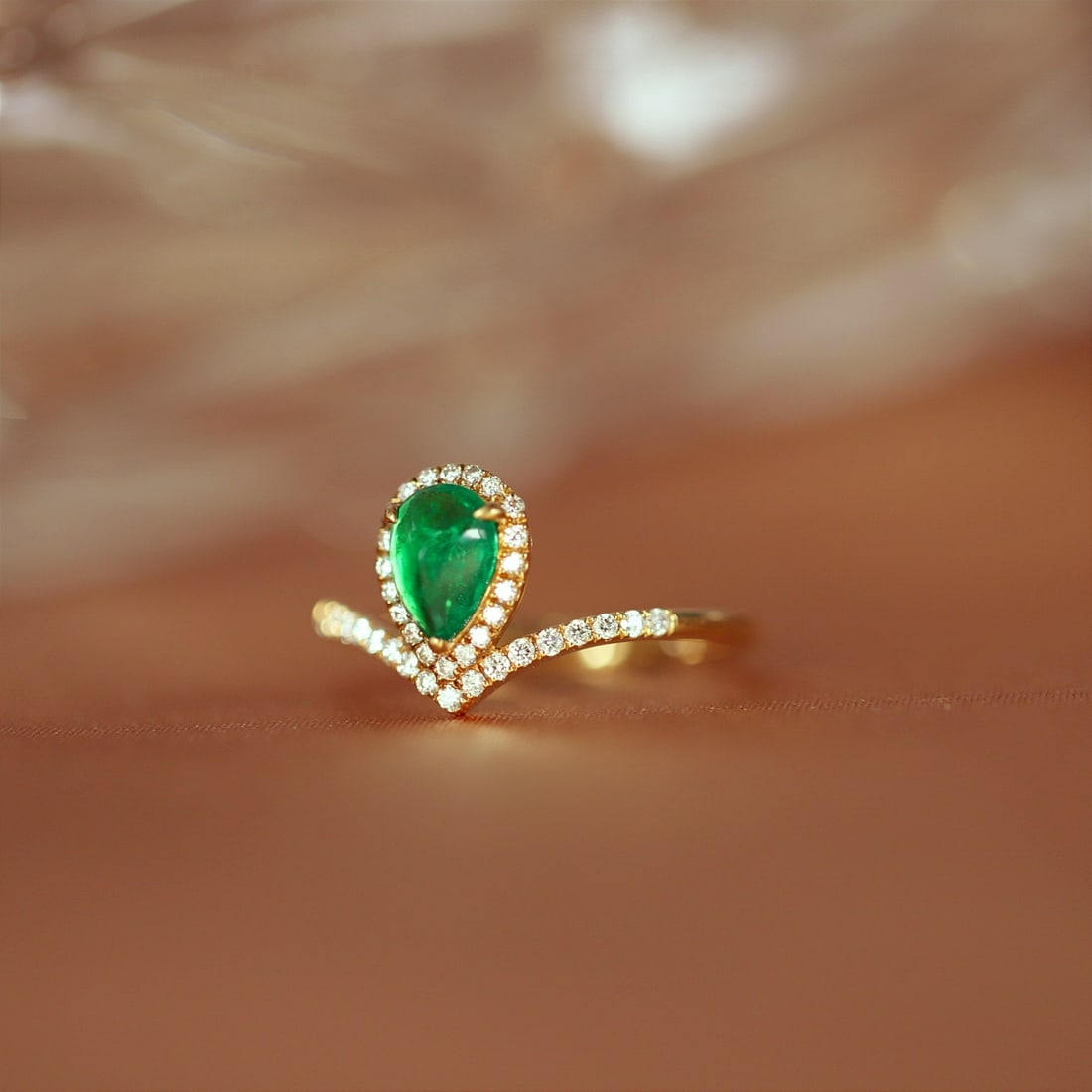14k Gold 0.78 Ctw Vivid Green Natural Emerald & Diamond Ring - 2