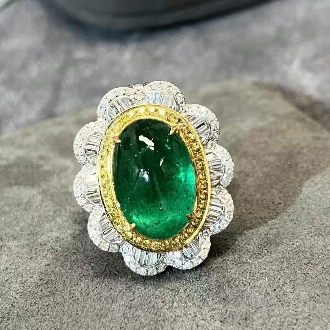 14k Gold 7.02 Ctw Vivid Green Natural Emerald & Diamond Ring/pendant( Without Chain ): Ref:231106059 // gold content:14k gold // ring size:7. 25us // // main gemstone:emerald // shape:oval // carat weight:5. 87ct // color:vivid green // treatment:natural // // adjacent gemstone 2 :