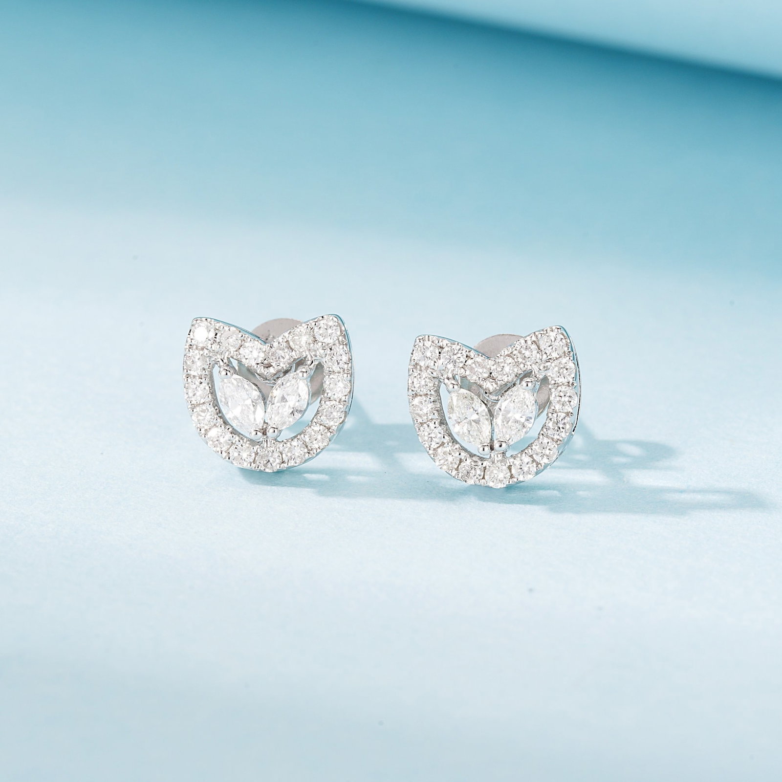 14k Gold 0.40 Ctw Natural H Diamond Earrings: Ref:231106109 // gold content:14k gold // main gemstone:diamond // shape:marquise // carat weight:0. 16ct // clarity grade:vs-si // color:h // treatment:natural // // adjacent gemstone 2 : diamond //
