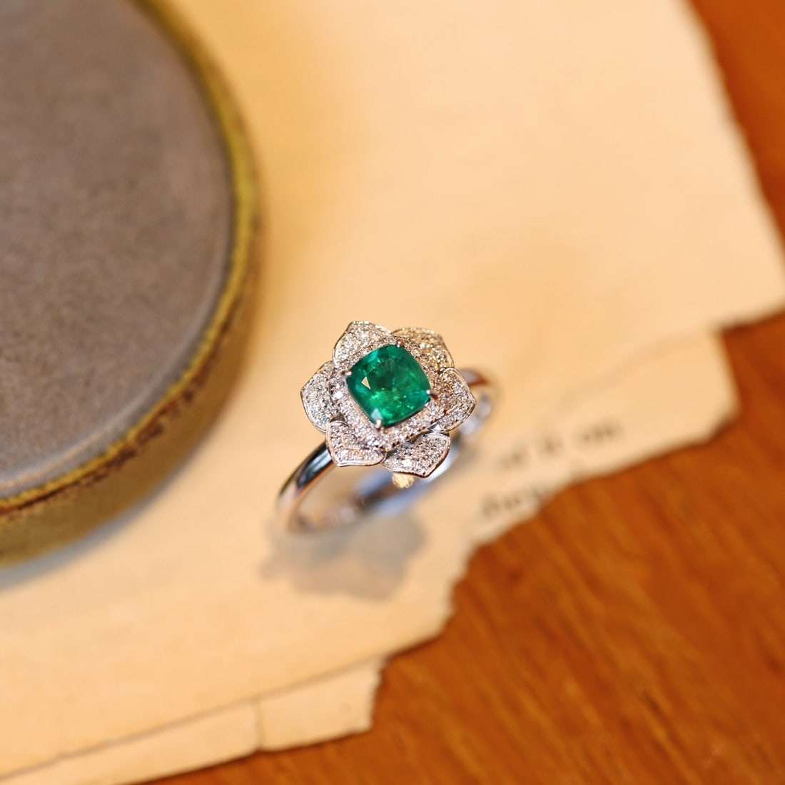 14k Gold 1.04 Ctw Vivid Green Natural Emerald & Diamond Ring - 5