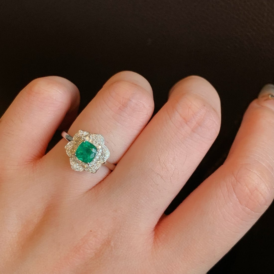 14k Gold 1.04 Ctw Vivid Green Natural Emerald & Diamond Ring - 7