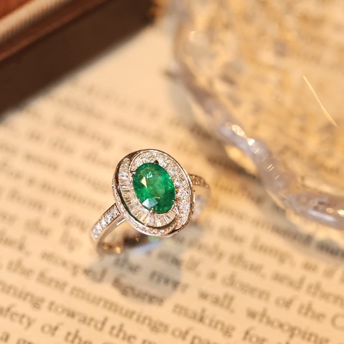 14k Gold 1.85 Ctw Vivid Green Natural Emerald & Diamond Ring - 4