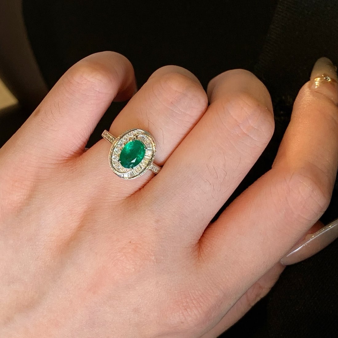 14k Gold 1.85 Ctw Vivid Green Natural Emerald & Diamond Ring - 5