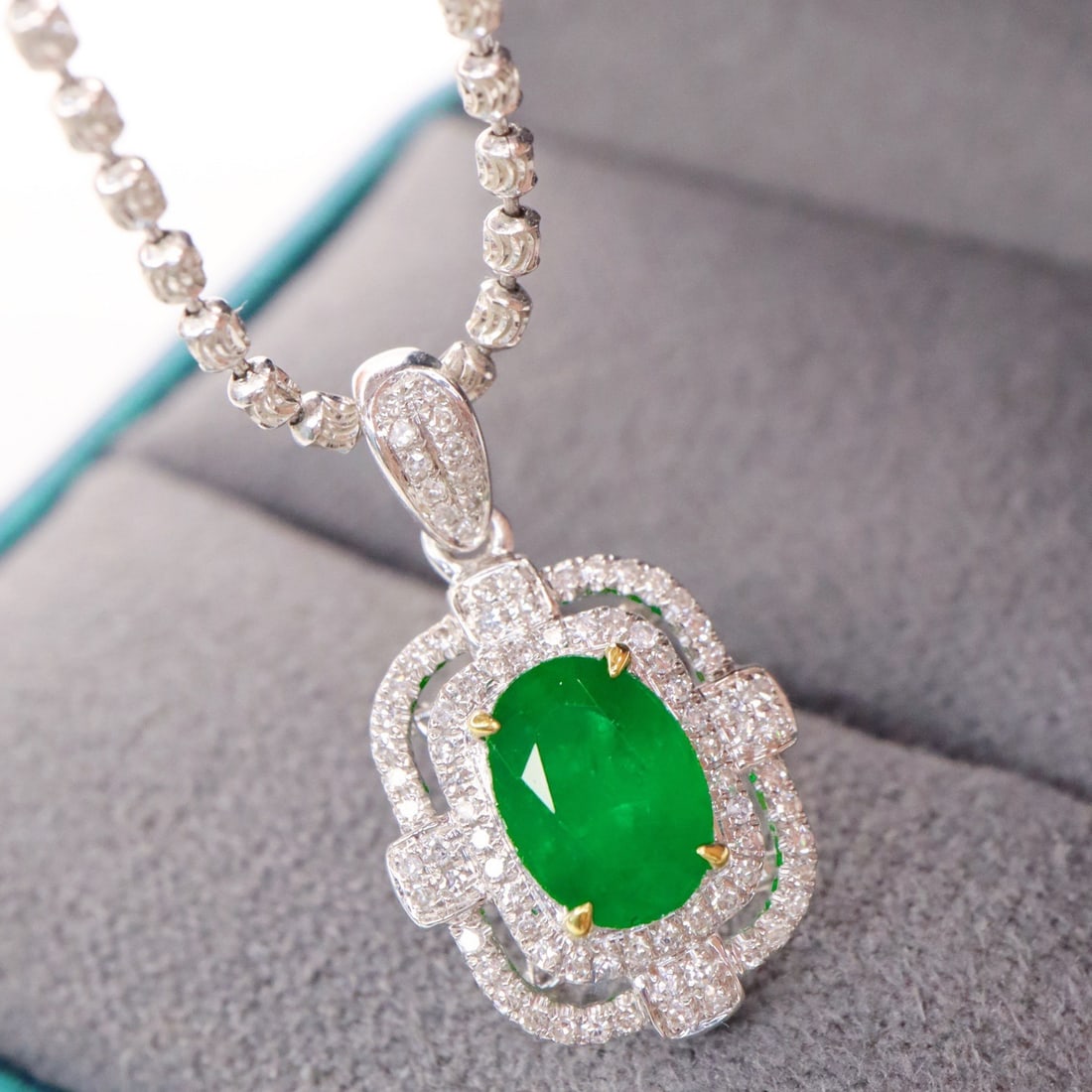14k Gold 1.34 Ctw Vivid Green Natural Emerald & Diamond Pendant( Without Chain ) - 4
