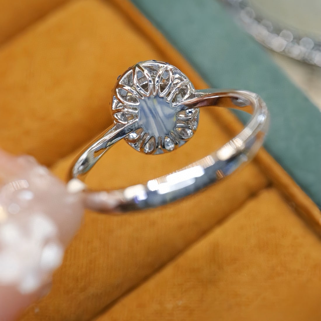 14k Gold 0.67 Ctw Natural Sapphire & Diamond Ring - 5