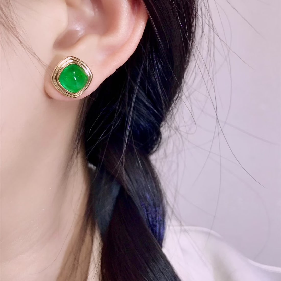 14k Gold 5.2 Ct Vivid Green Natural Emerald Earrings - 4