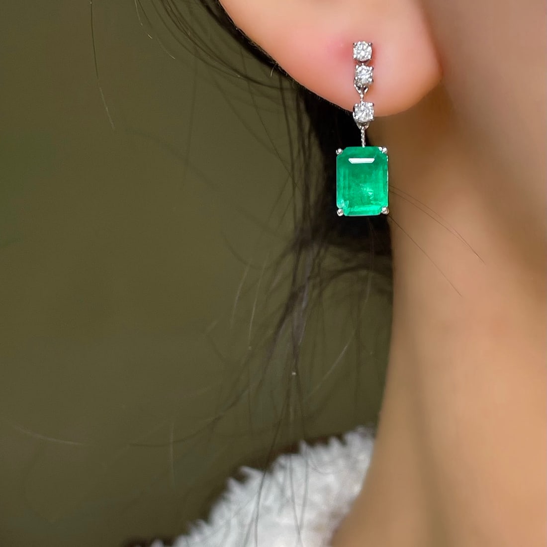 14k Gold 2.58 Ct Vivid Green Natural Emerald & Diamond Earrings - 6