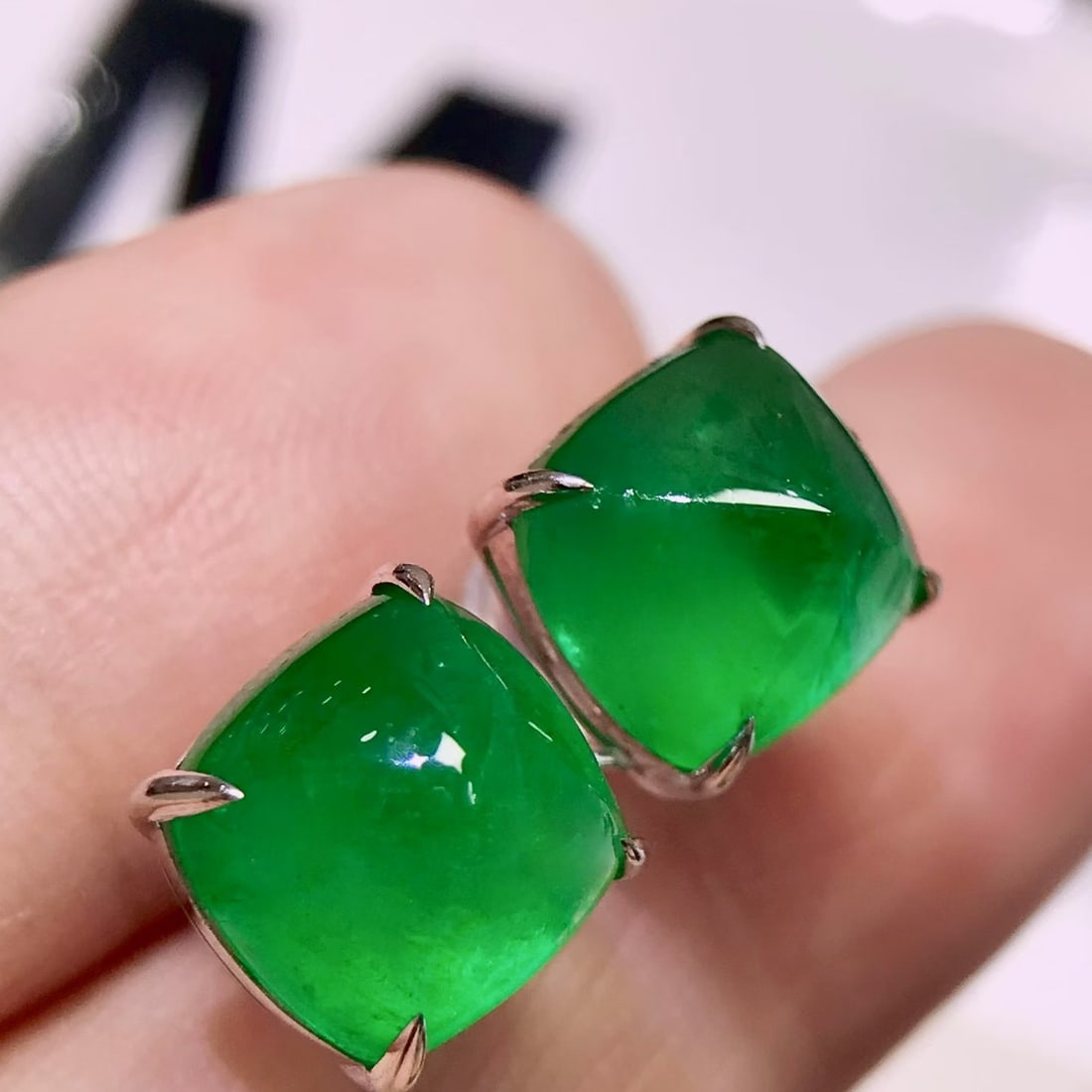 14k Gold 6.2 Ct Vivid Green Natural Emerald Earrings - 2