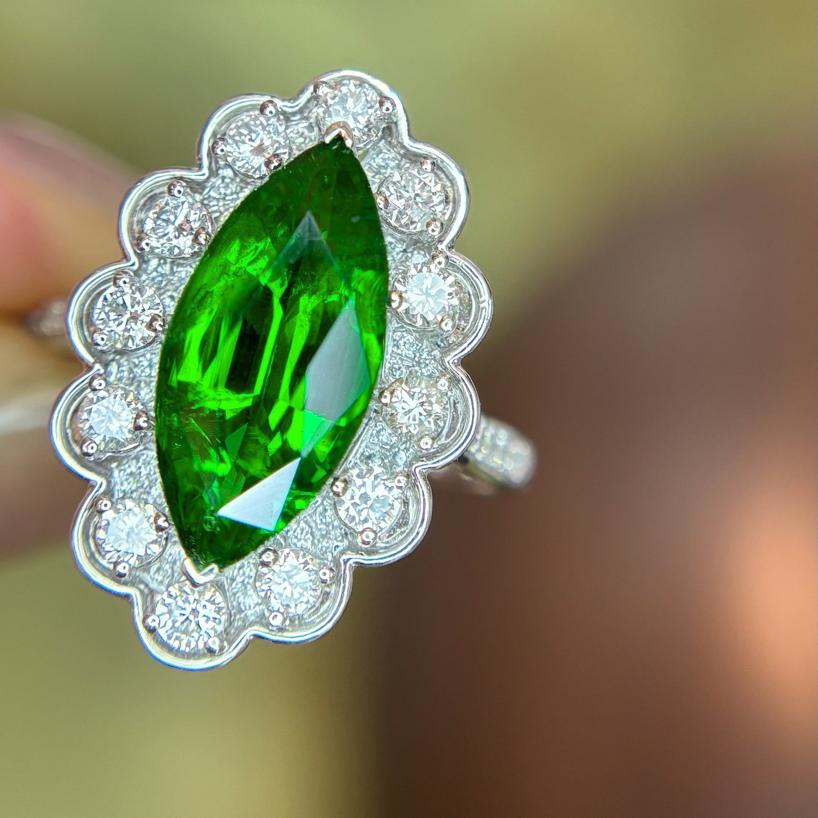 14k Gold 3.47 Ct Vivid Green Natural Tsavorite & Diamond Ring - 3
