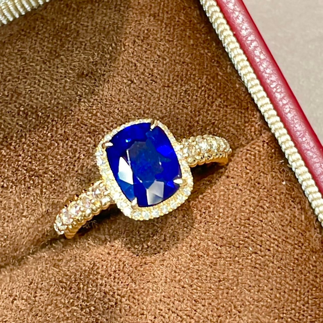 14k Gold 2.32 Ct Natural Sapphire & Diamond & Sapphire Ring - 2