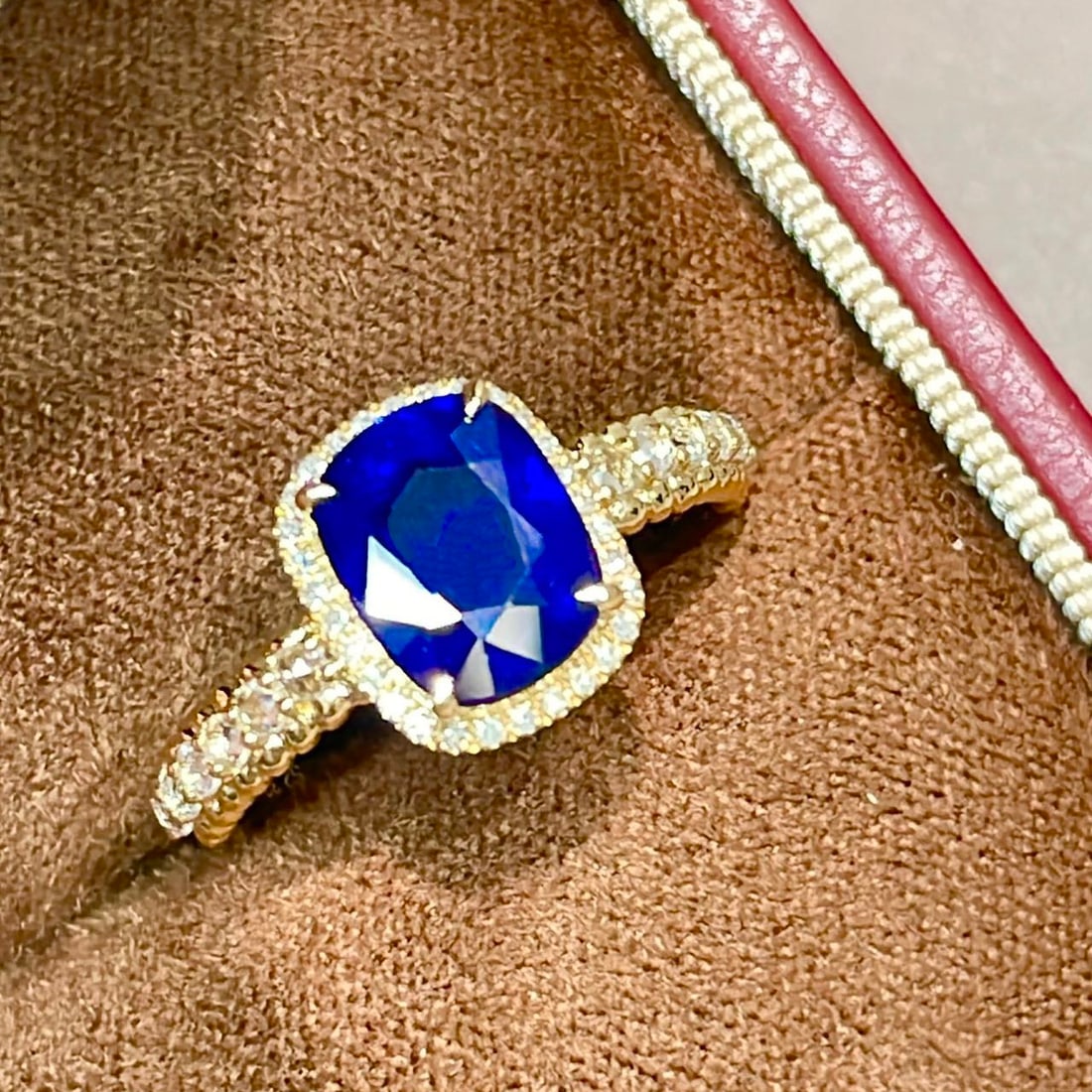 14k Gold 2.32 Ct Natural Sapphire & Diamond & Sapphire Ring - 3
